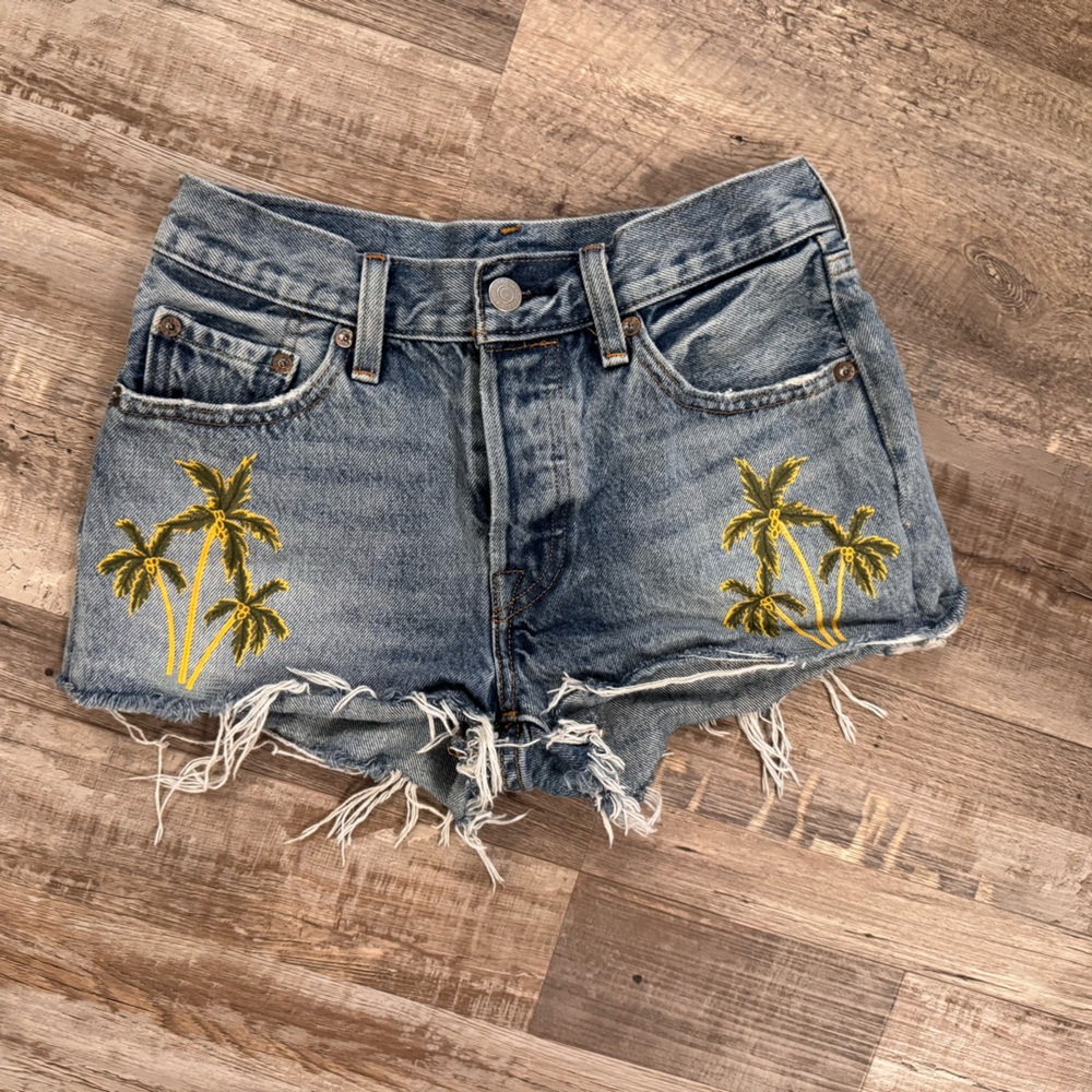 Levi’s Denim Cutoff Shorts Women’s W24 Palm Tree Embroidered Distressed